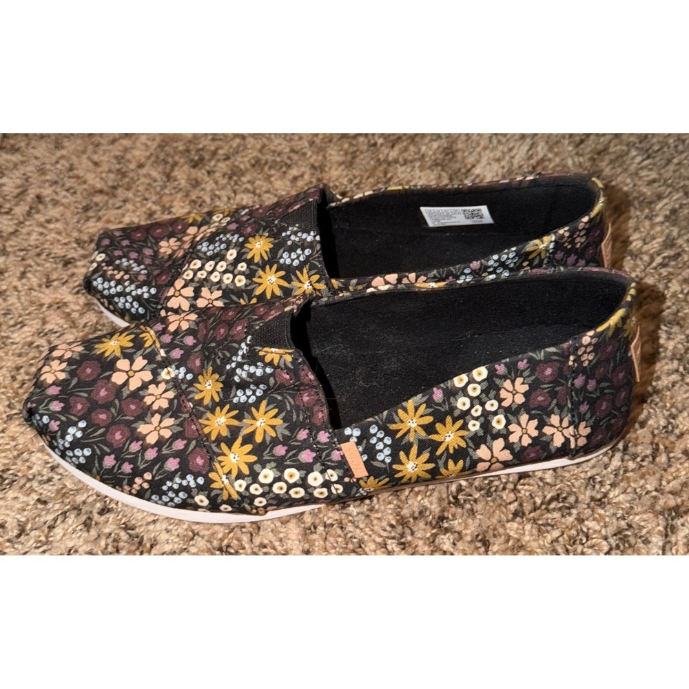 TOMS-Alpargata Slip-On Black Floral Pattern Slip On Flats Size 8.5